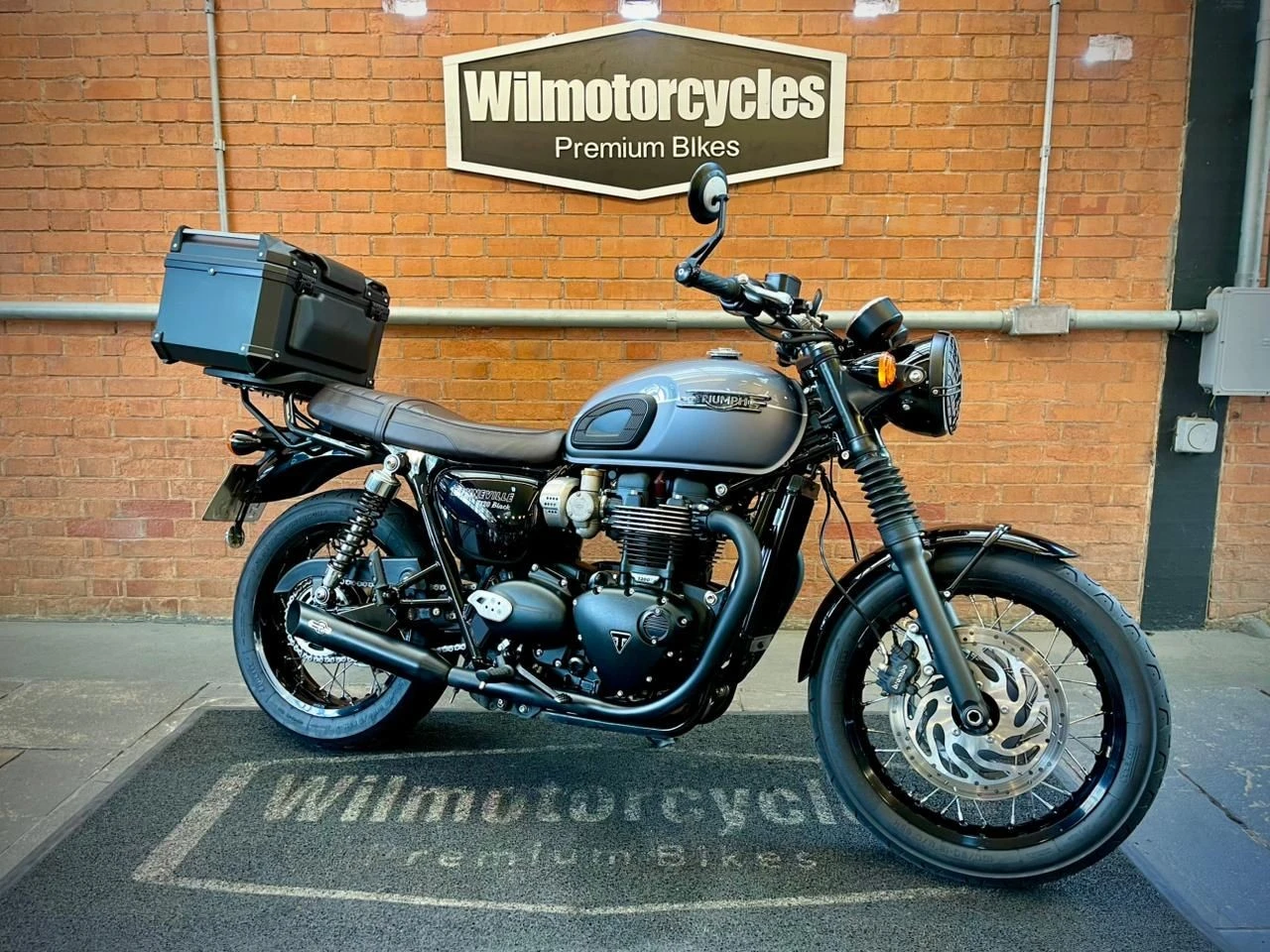 TRIUMPH BONNEVILLE T120 BLACK 1200
