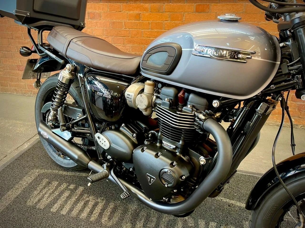 TRIUMPH BONNEVILLE T120 BLACK 1200