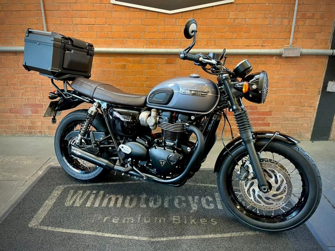 TRIUMPH BONNEVILLE T120 BLACK 1200