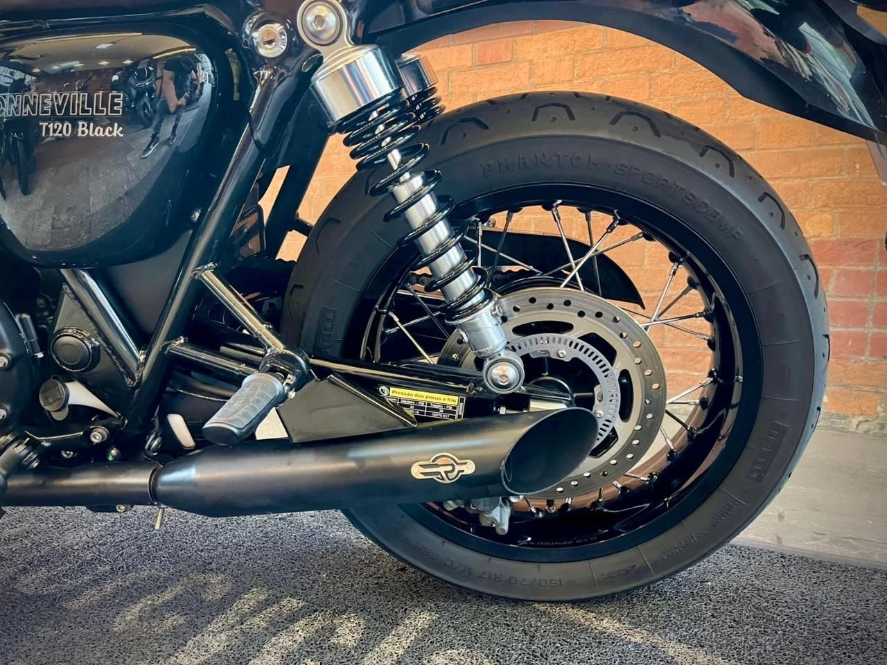 TRIUMPH BONNEVILLE T120 BLACK 1200