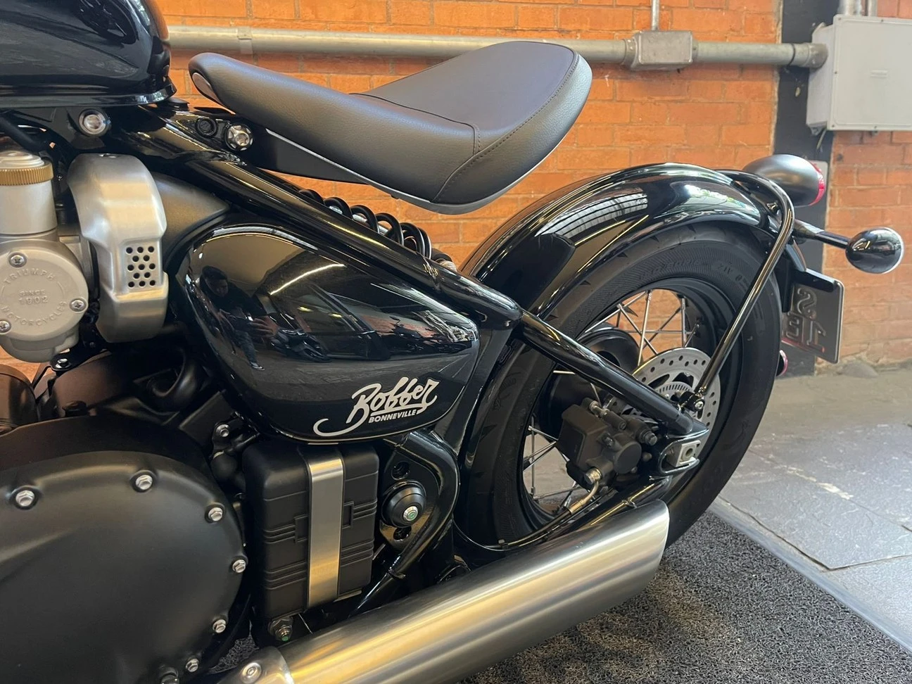 TRIUMPH BONNEVILLE BOBBER 1200