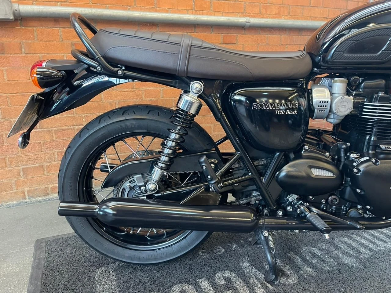 TRIUMPH BONNEVILLE T120 BLACK 1200