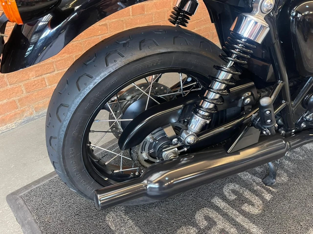 TRIUMPH BONNEVILLE T120 BLACK 1200