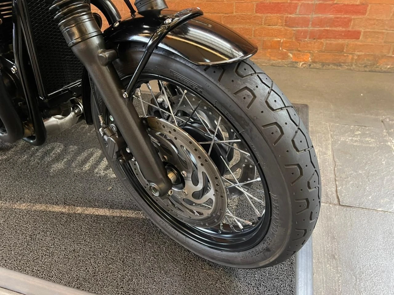 TRIUMPH BONNEVILLE T120 BLACK 1200