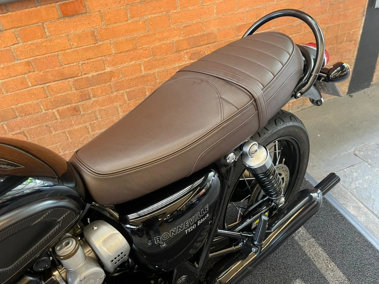 TRIUMPH BONNEVILLE T120 BLACK 1200