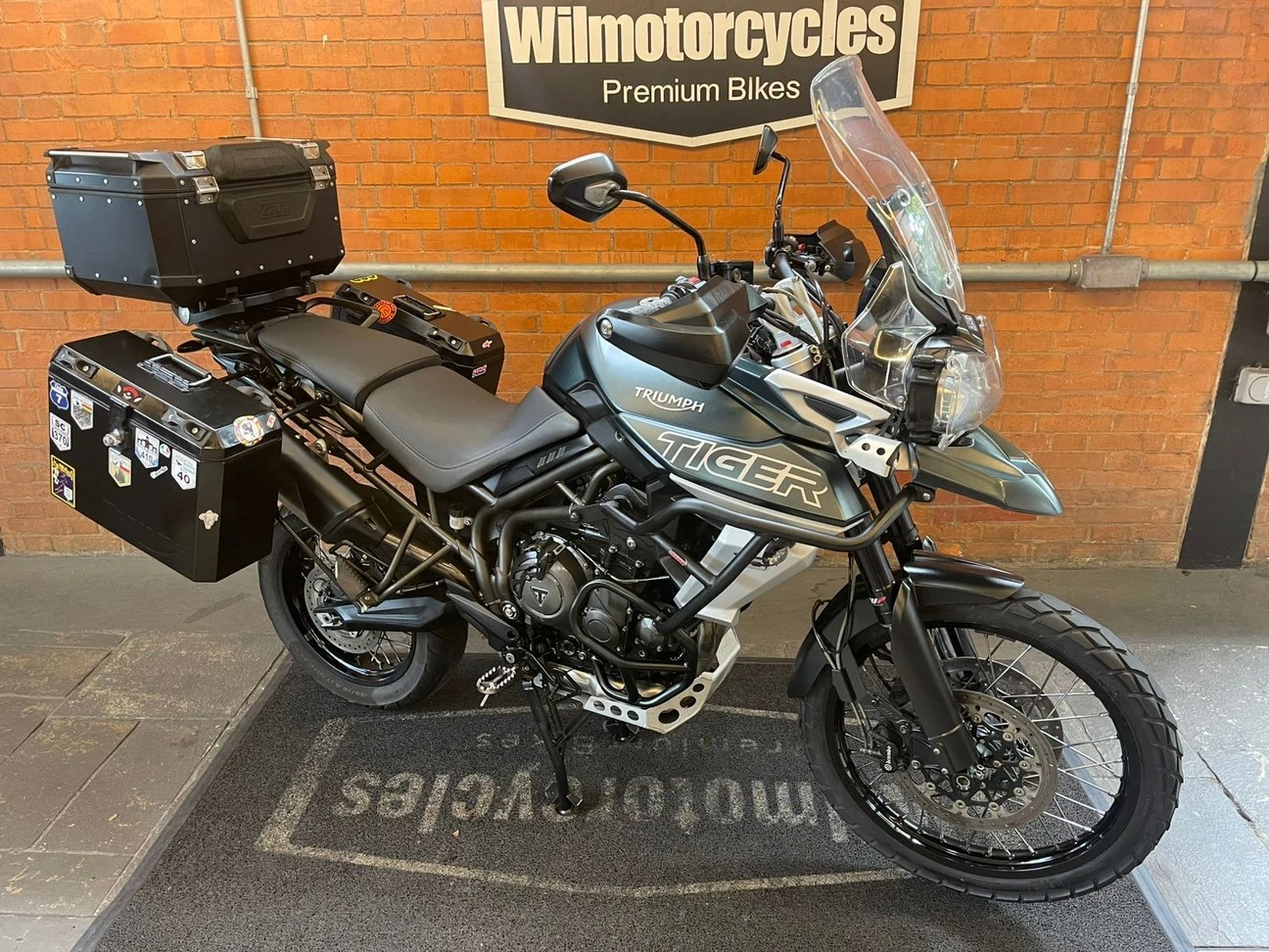 TRIUMPH TIGER 800 XCA