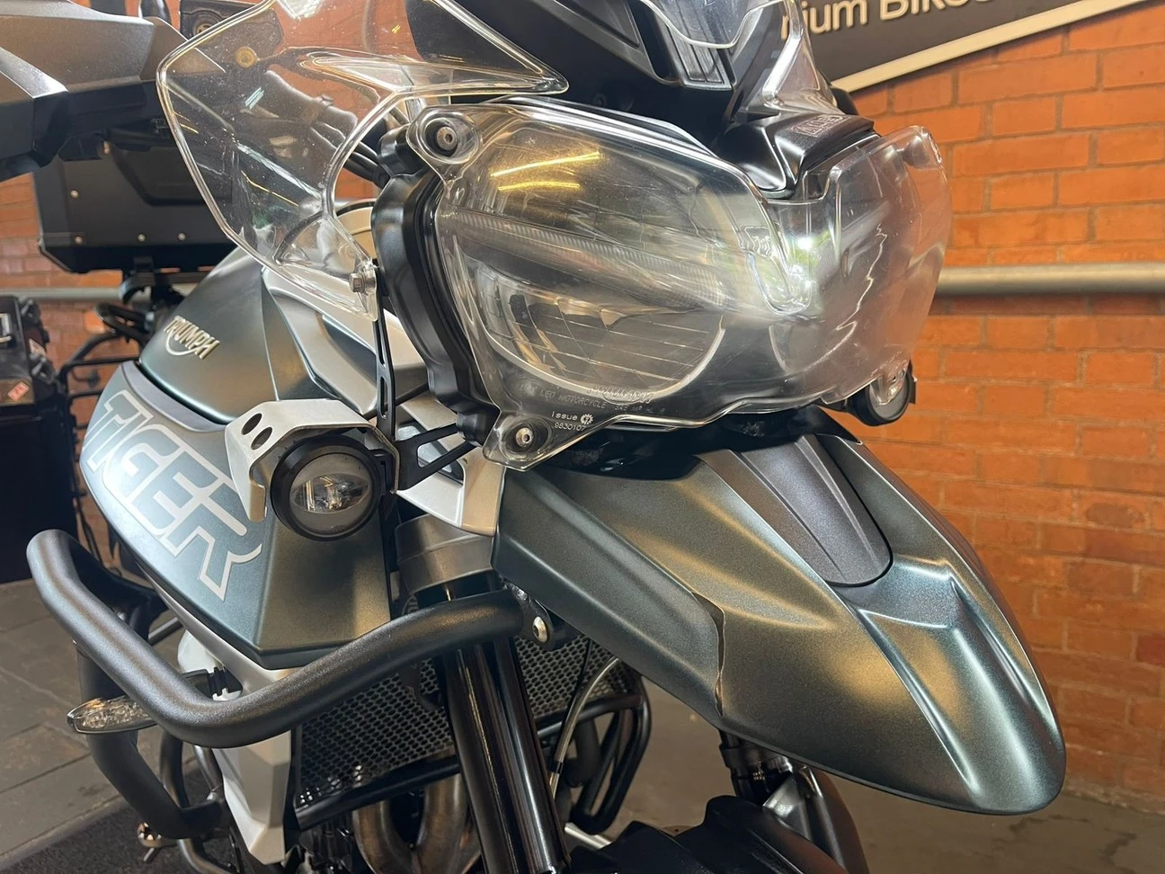 TRIUMPH TIGER 800 XCA