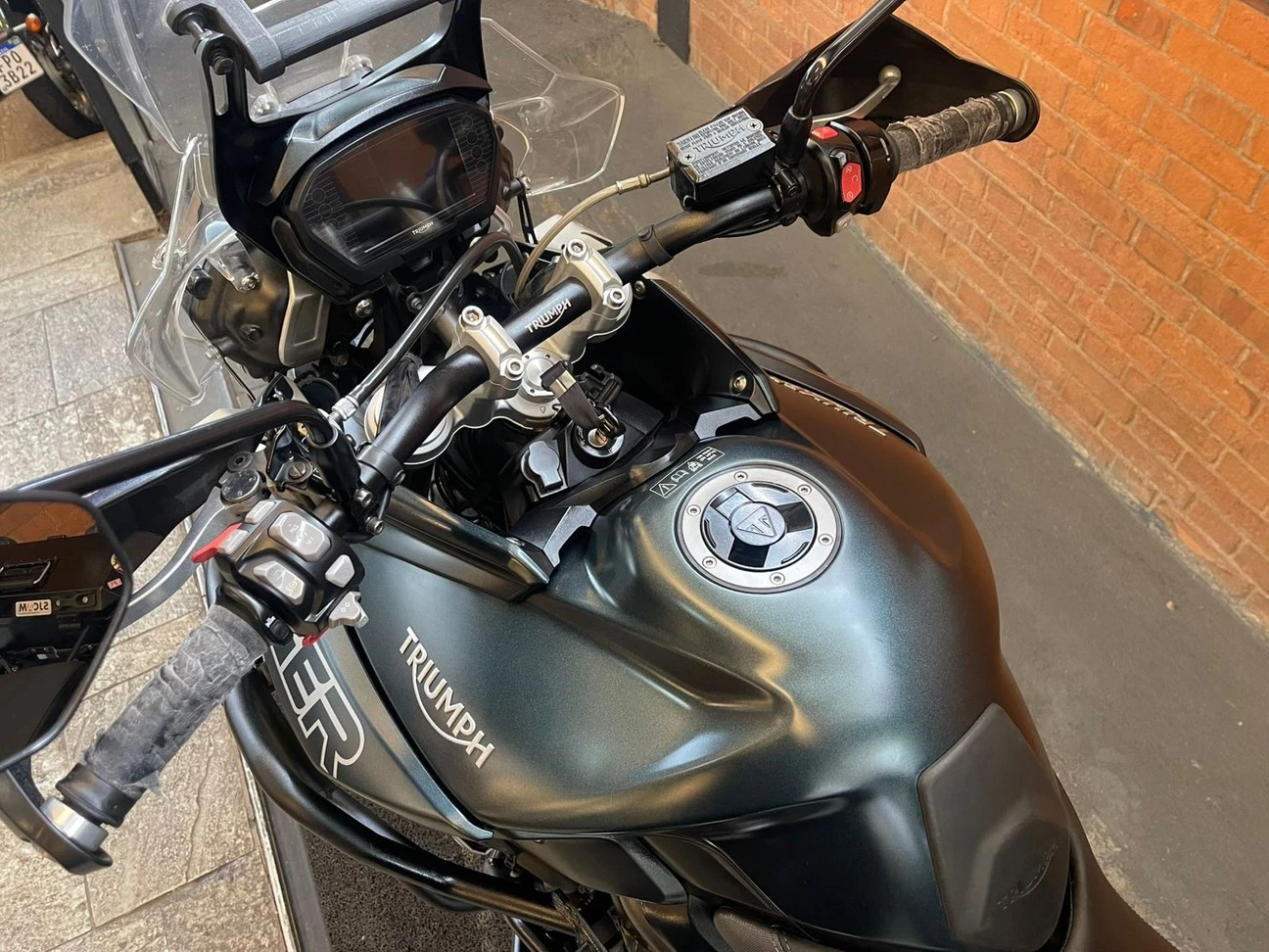 TRIUMPH TIGER 800 XCA