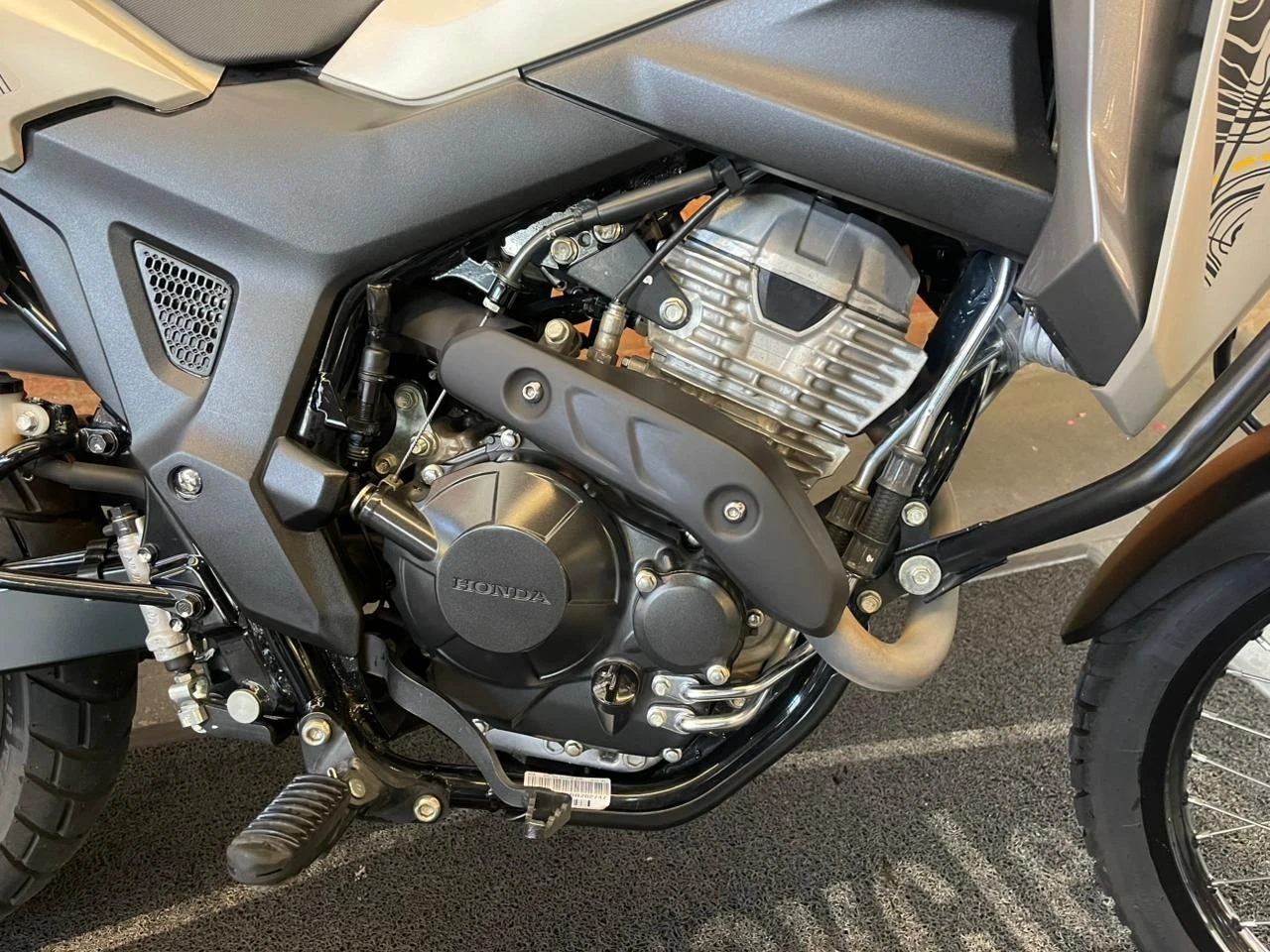 HONDA XRE 300 ADVENTURE