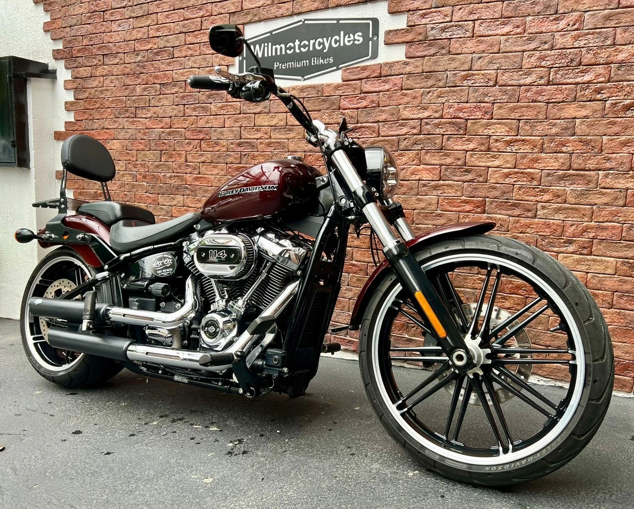 HARLEY-DAVIDSON SOFTAIL BREAKOUT 114
