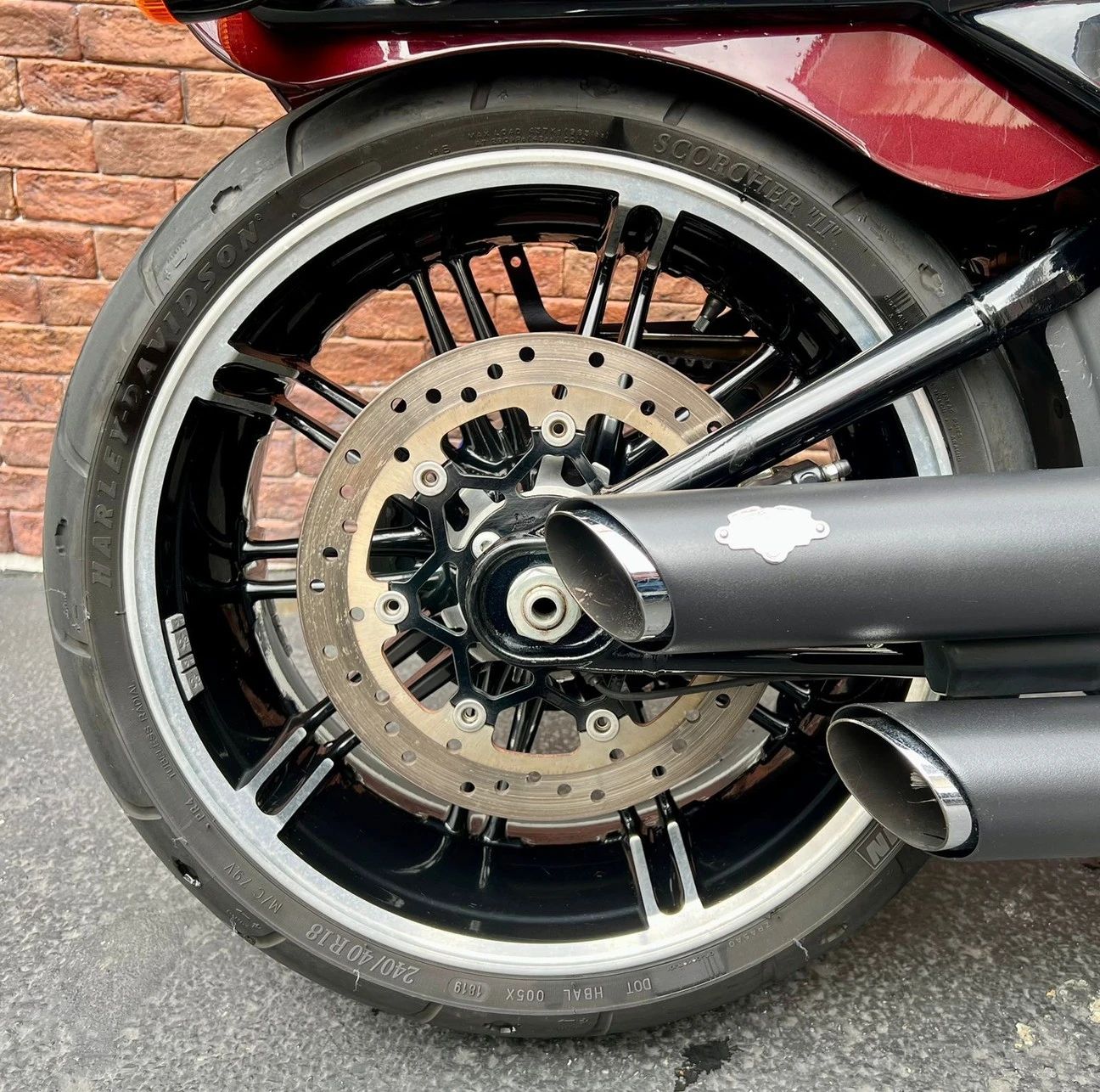 HARLEY-DAVIDSON SOFTAIL BREAKOUT 114