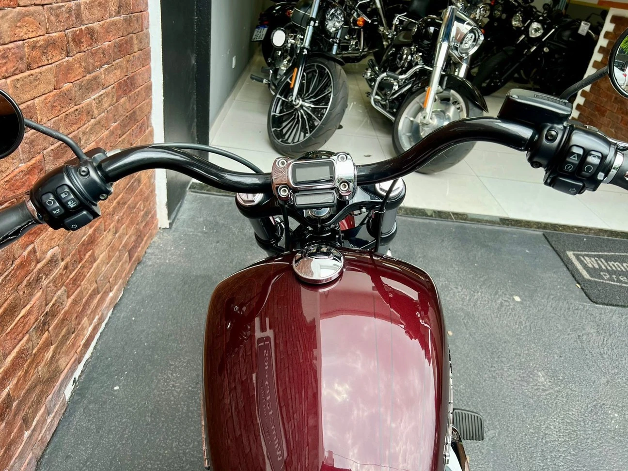 HARLEY-DAVIDSON SOFTAIL BREAKOUT 114