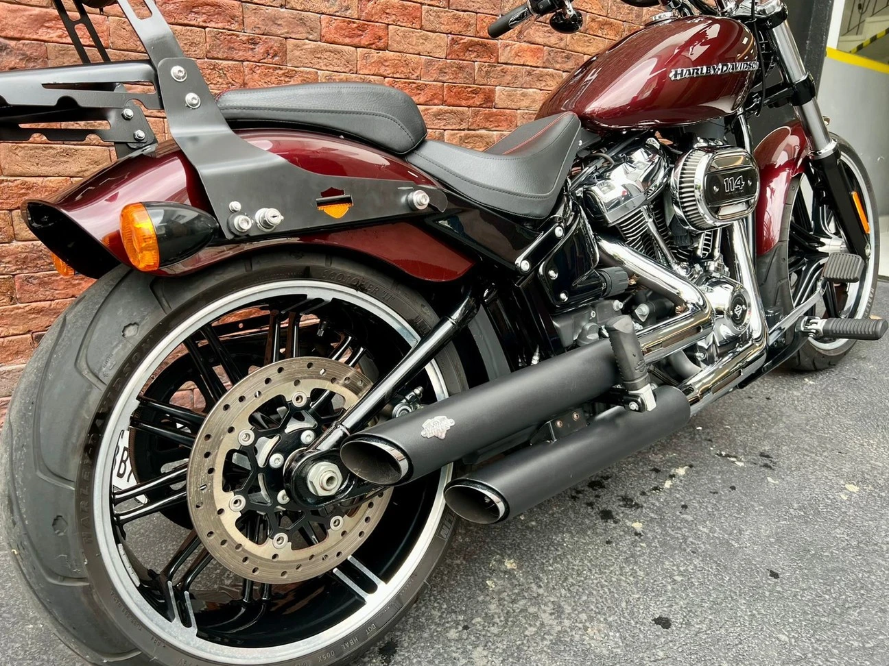 HARLEY-DAVIDSON SOFTAIL BREAKOUT 114