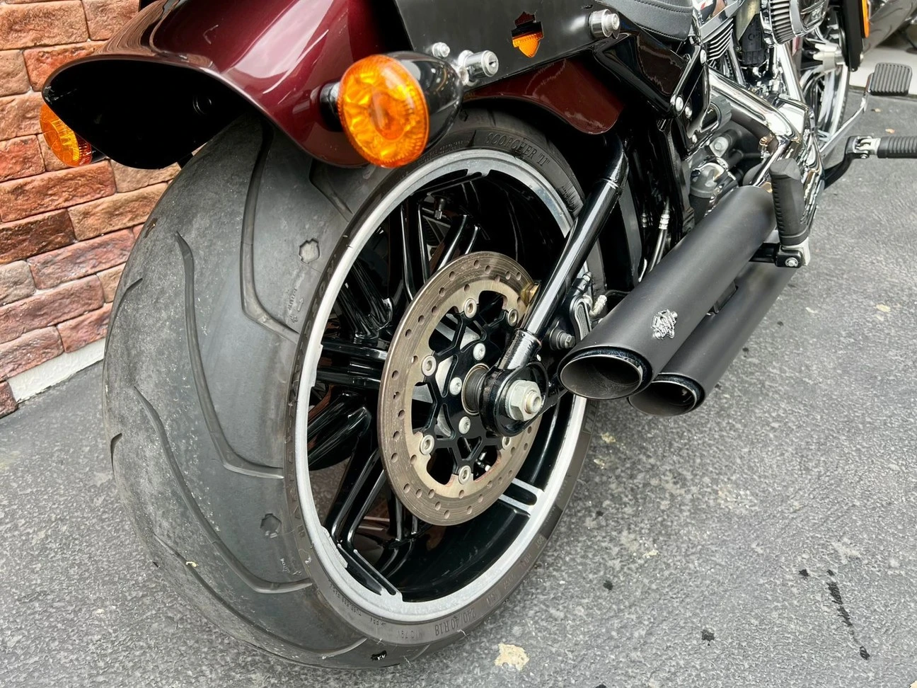 HARLEY-DAVIDSON SOFTAIL BREAKOUT 114