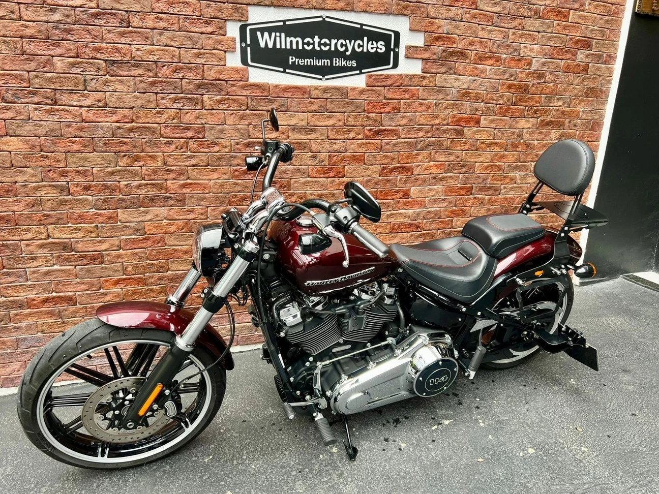 HARLEY-DAVIDSON SOFTAIL BREAKOUT 114