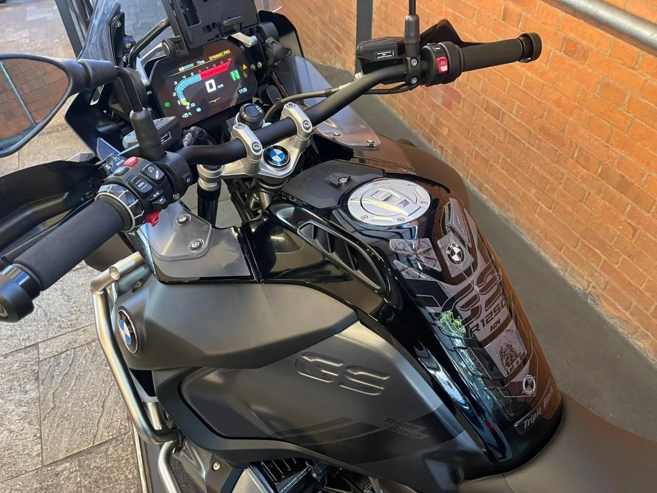 BMW R 1250 GS ADVENTURE TRIPLE BLACK