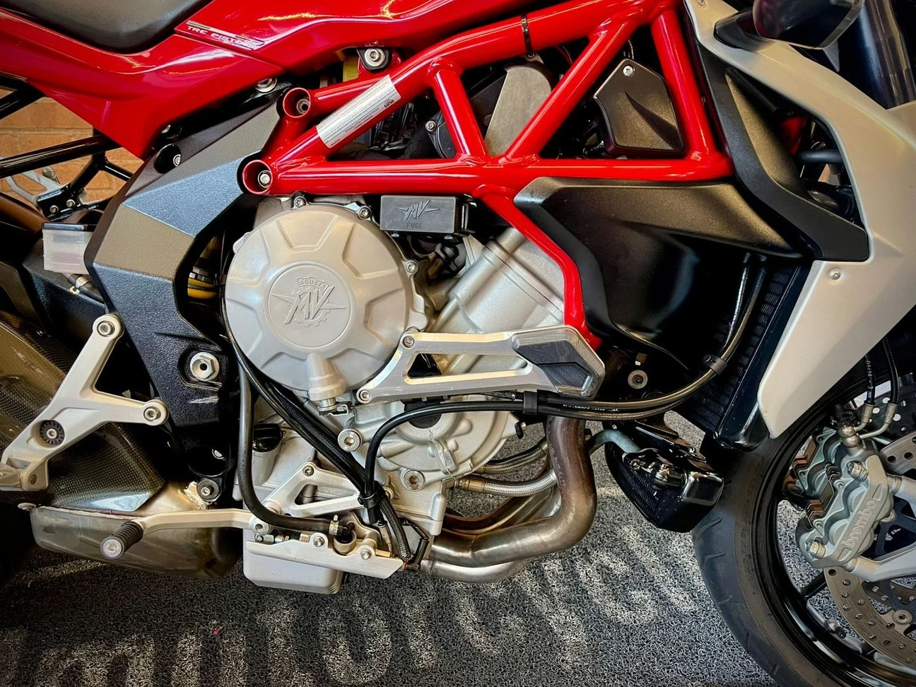 MV AGUSTA BRUTALE 800