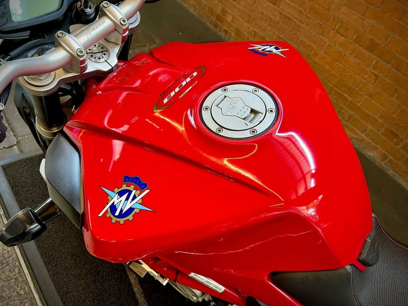 MV AGUSTA BRUTALE 800