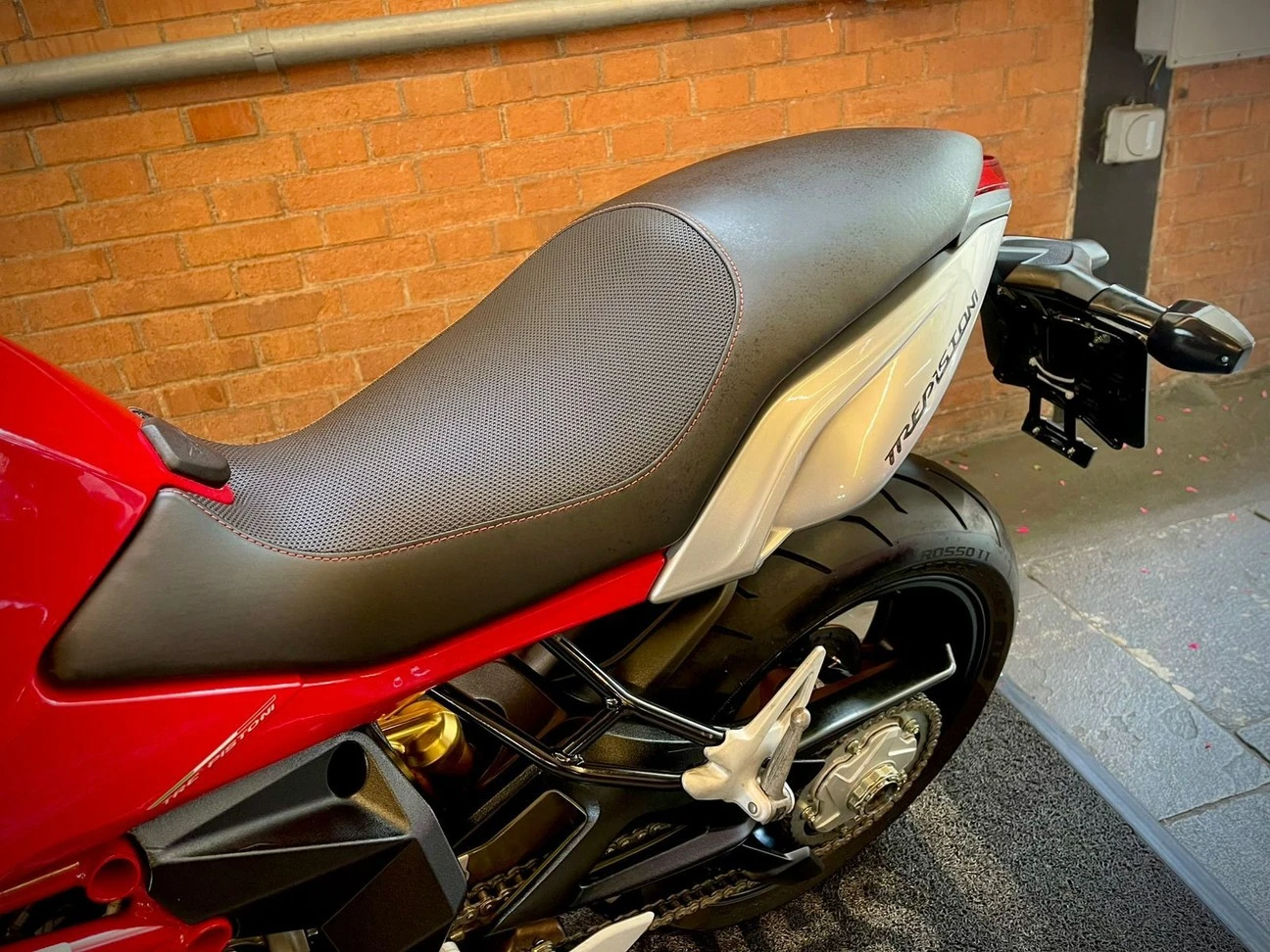 MV AGUSTA BRUTALE 800