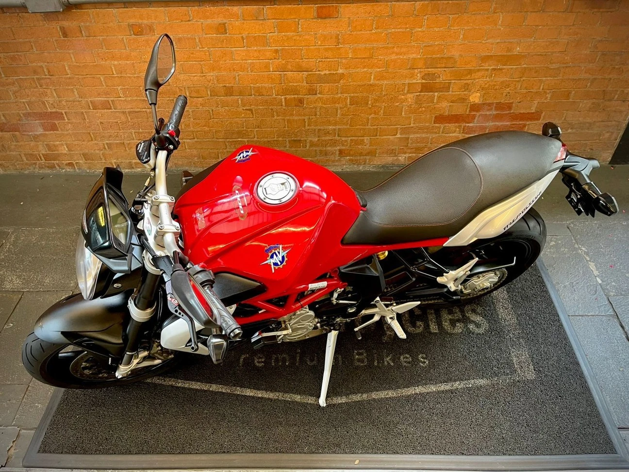 MV AGUSTA BRUTALE 800