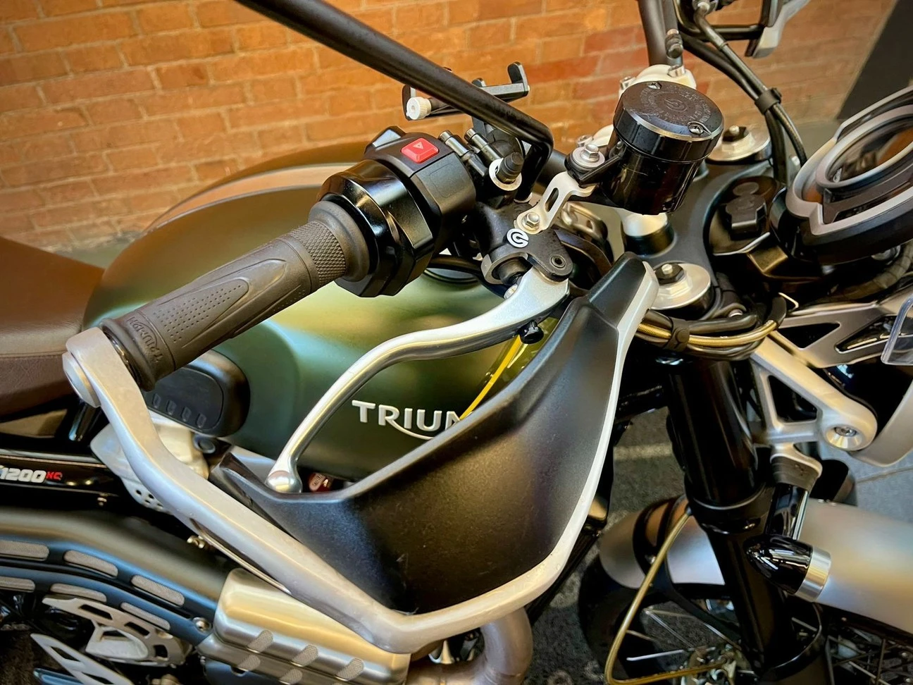 TRIUMPH BONNEVILLE SCRAMBLER 1200 XC