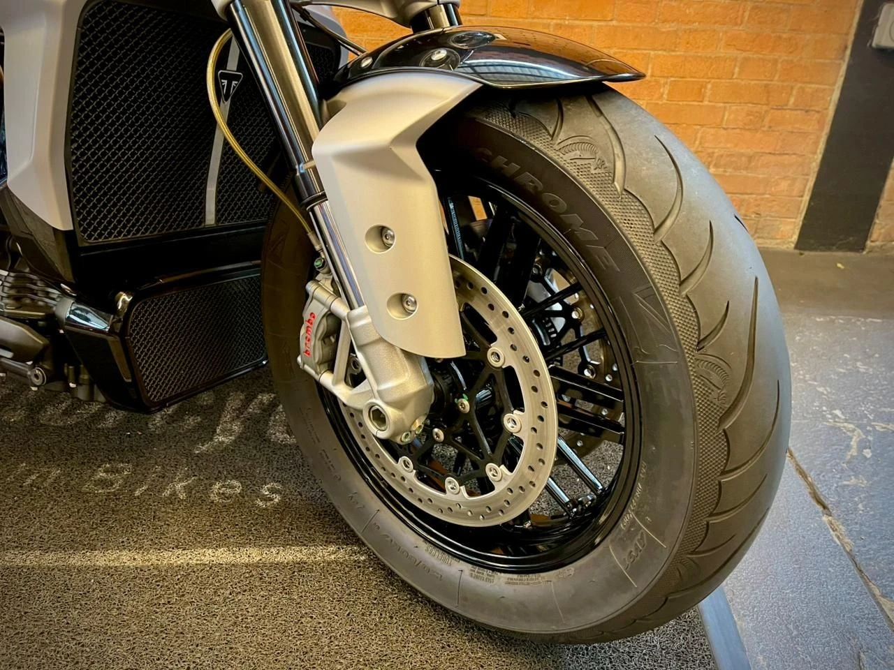 TRIUMPH ROCKET III R