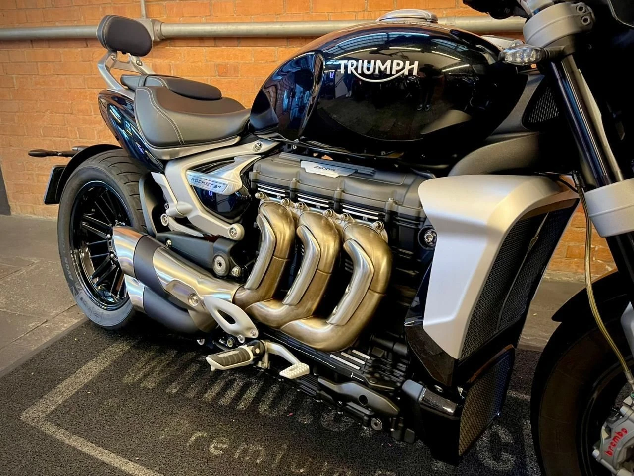 TRIUMPH ROCKET III R