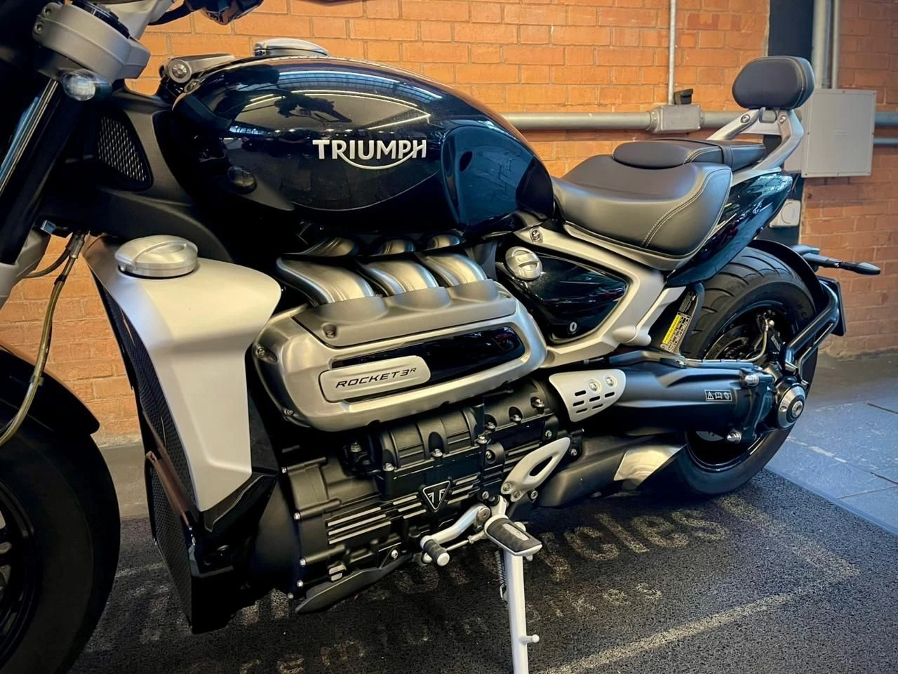 TRIUMPH ROCKET III R