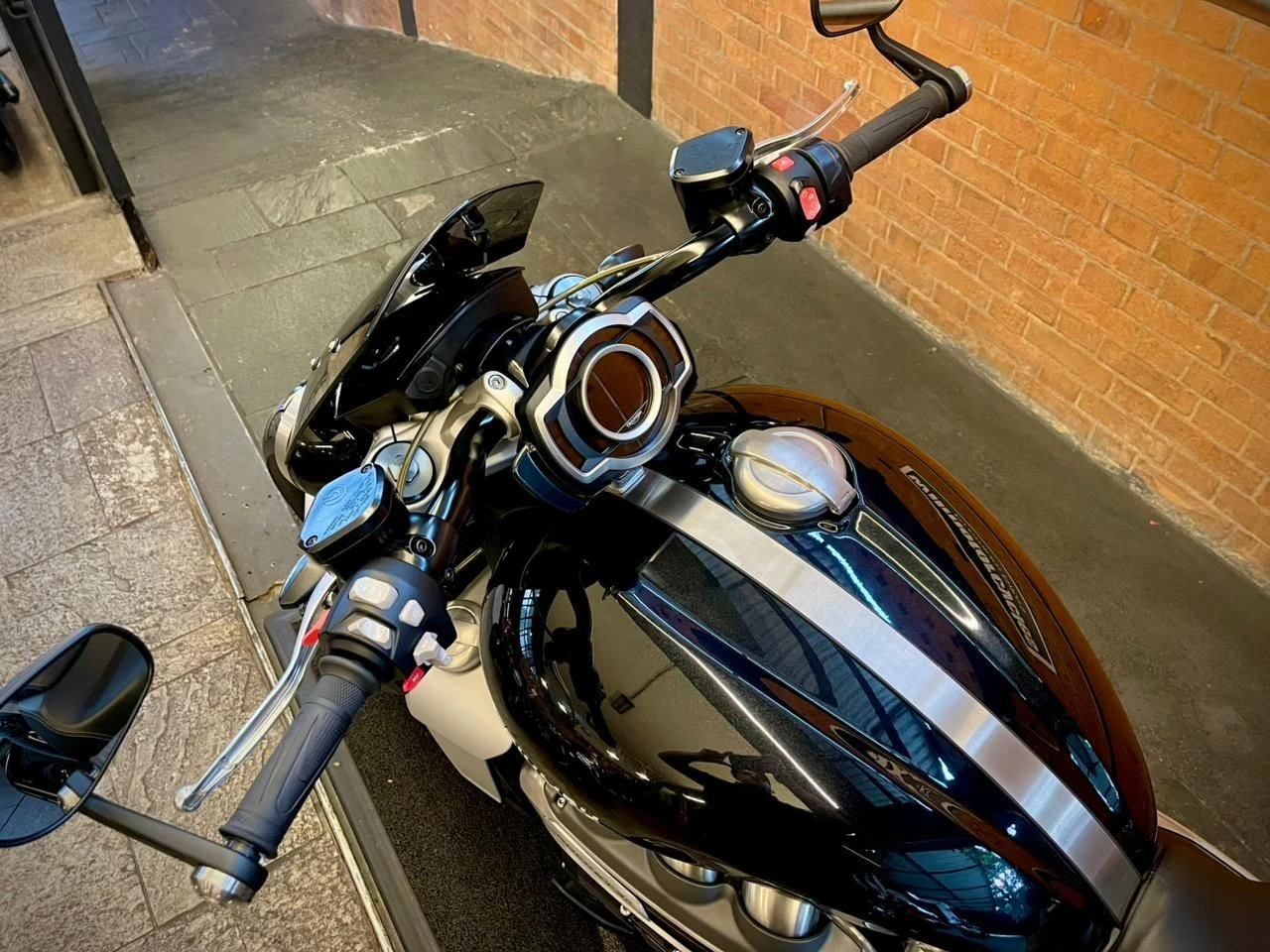 TRIUMPH ROCKET III R