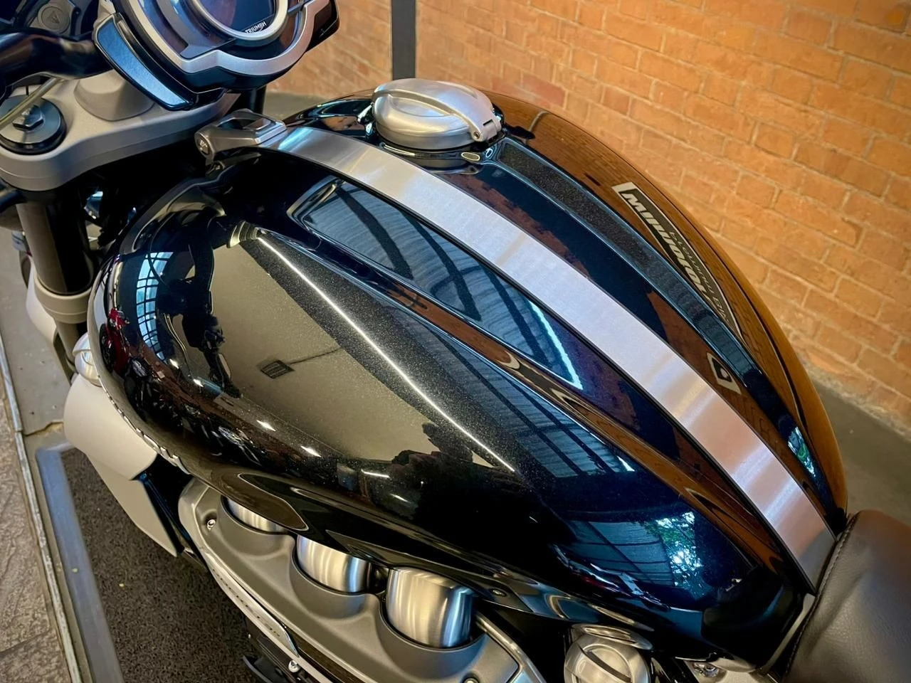 TRIUMPH ROCKET III R