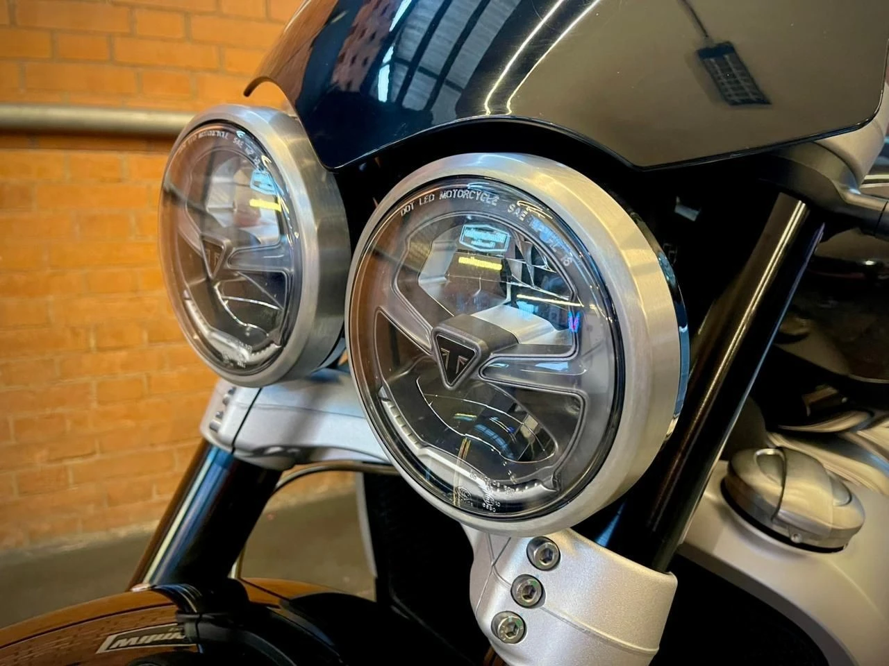 TRIUMPH ROCKET III R