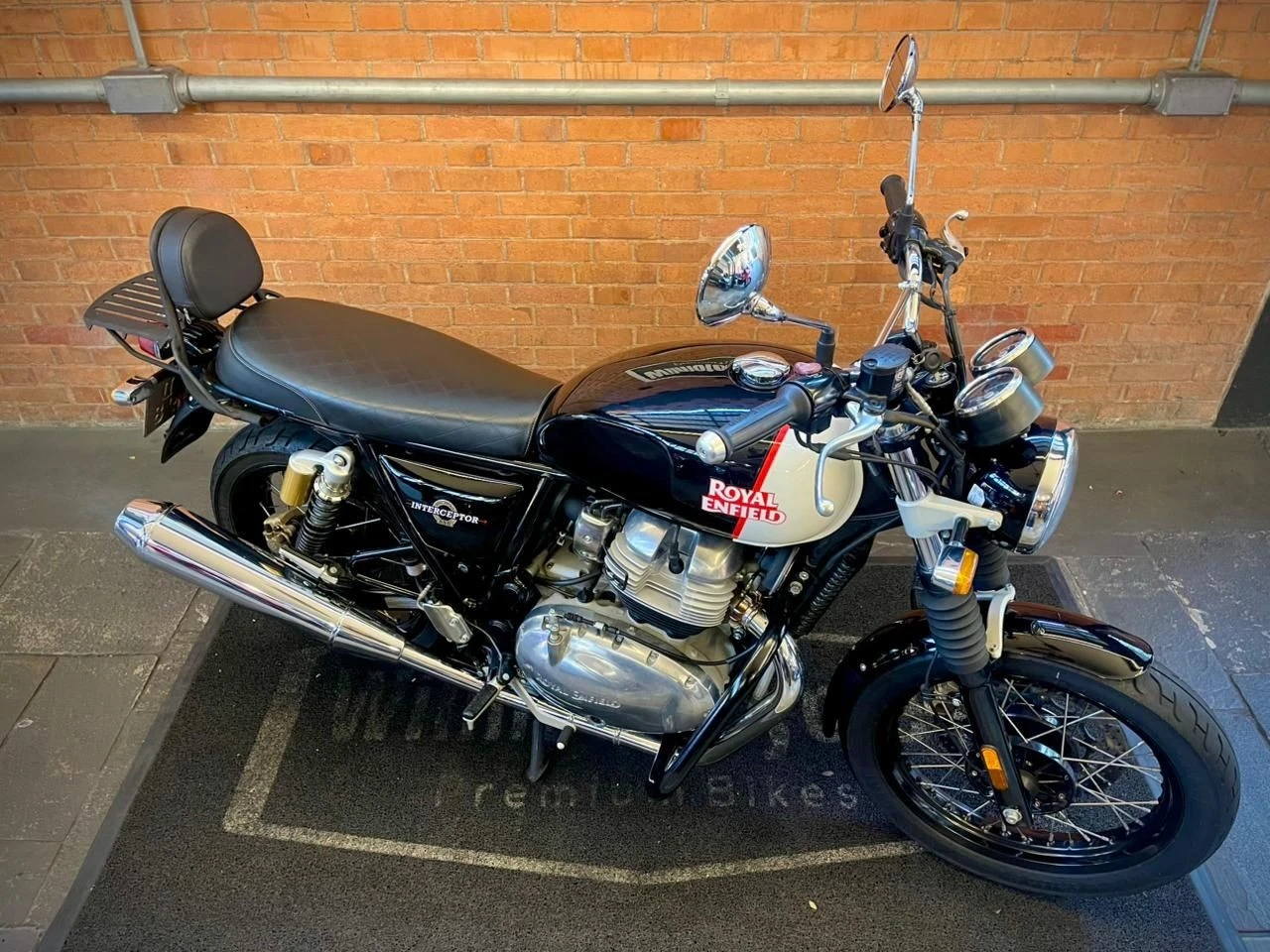 ROYAL ENFIELD INTERCEPTOR 