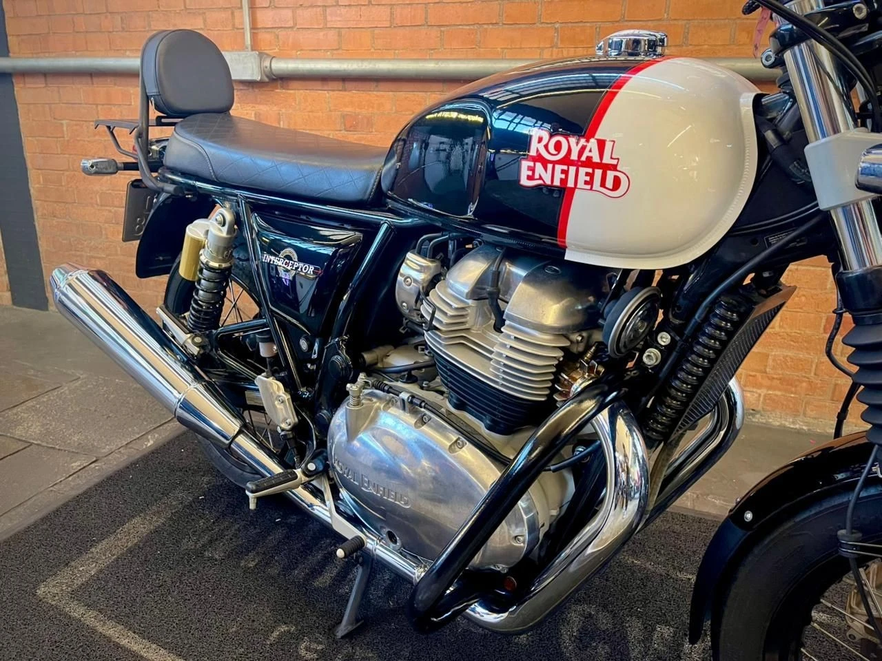 ROYAL ENFIELD INTERCEPTOR 