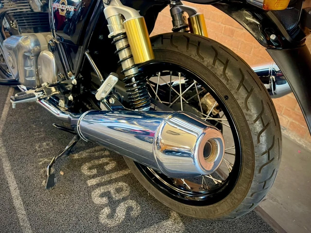 ROYAL ENFIELD INTERCEPTOR 