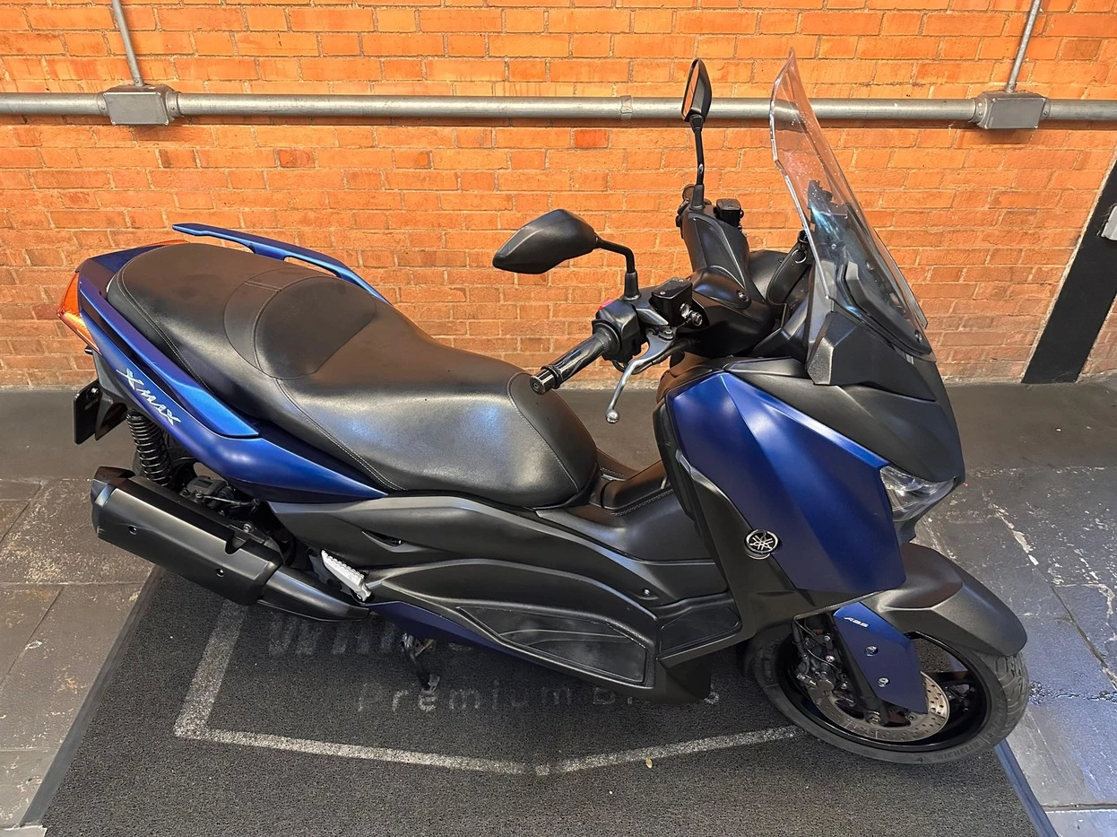 YAMAHA XMAX ABS