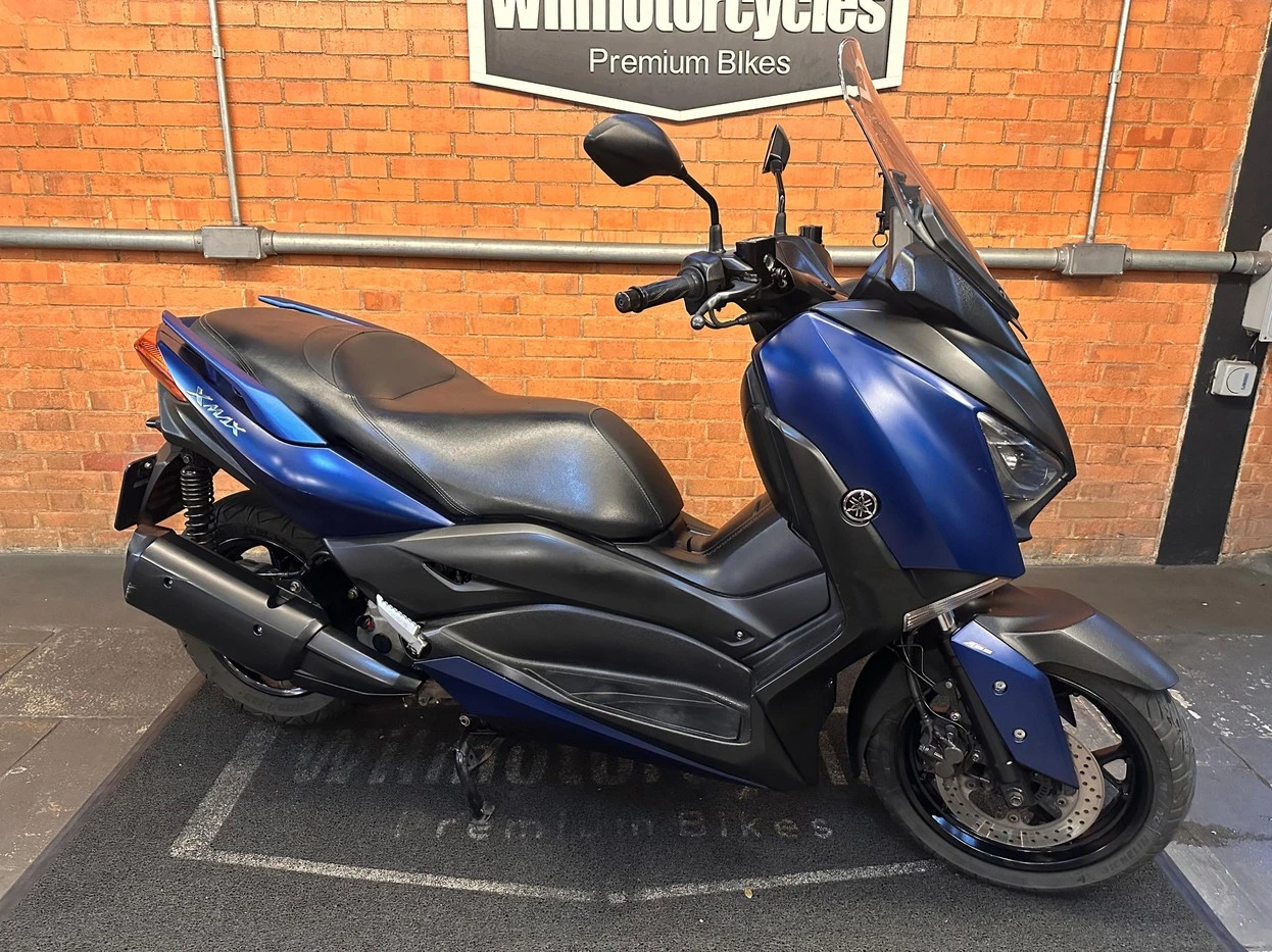 YAMAHA XMAX ABS