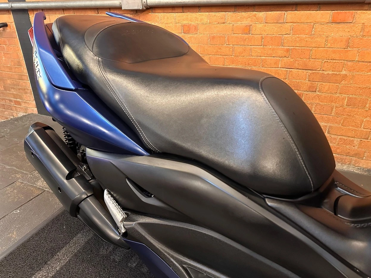 YAMAHA XMAX ABS