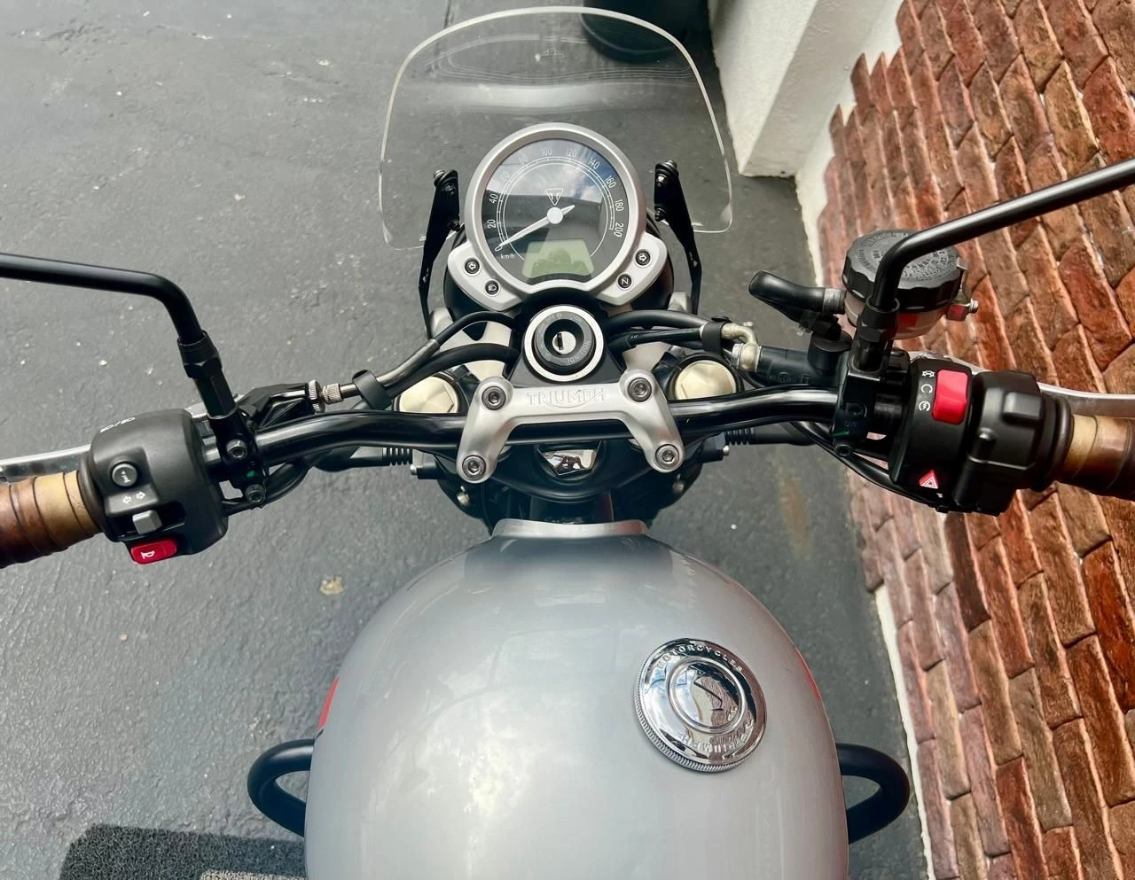 TRIUMPH STREET TWIN