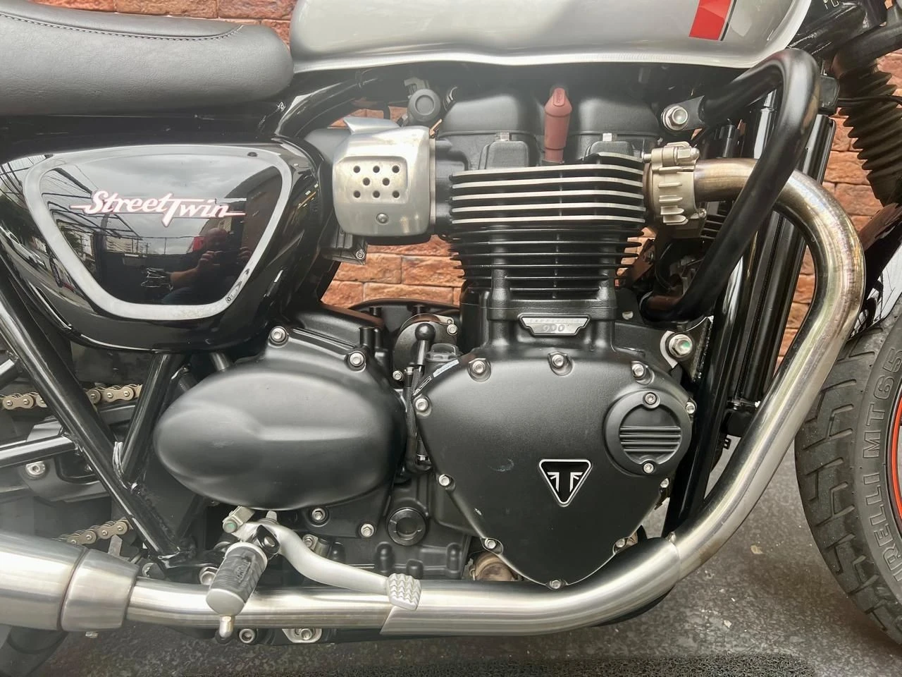 TRIUMPH STREET TWIN