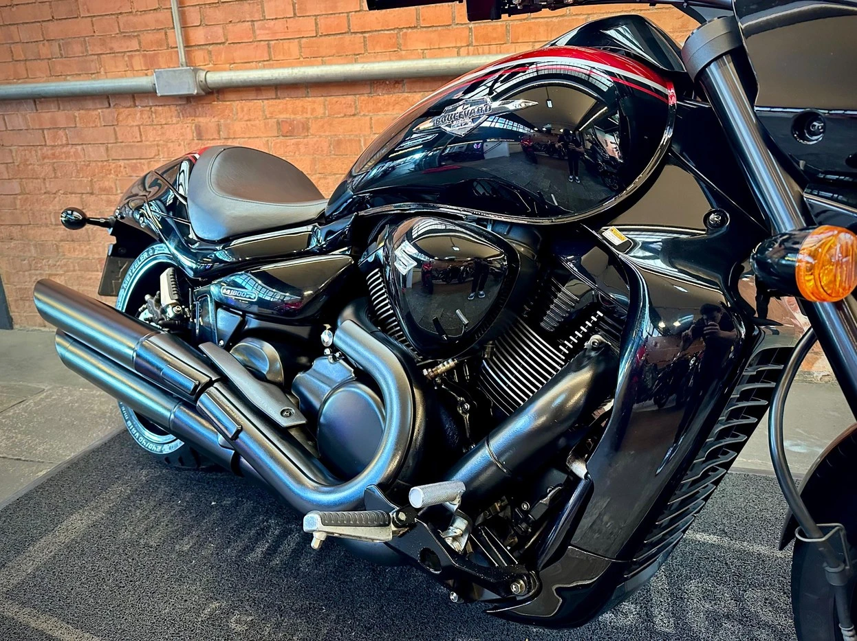 SUZUKI BOULEVARD M1800R BOSS