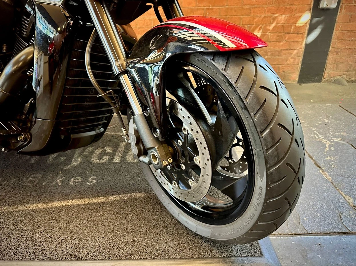 SUZUKI BOULEVARD M1800R BOSS