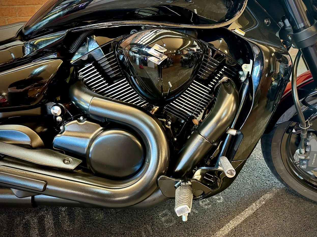 SUZUKI BOULEVARD M1800R BOSS