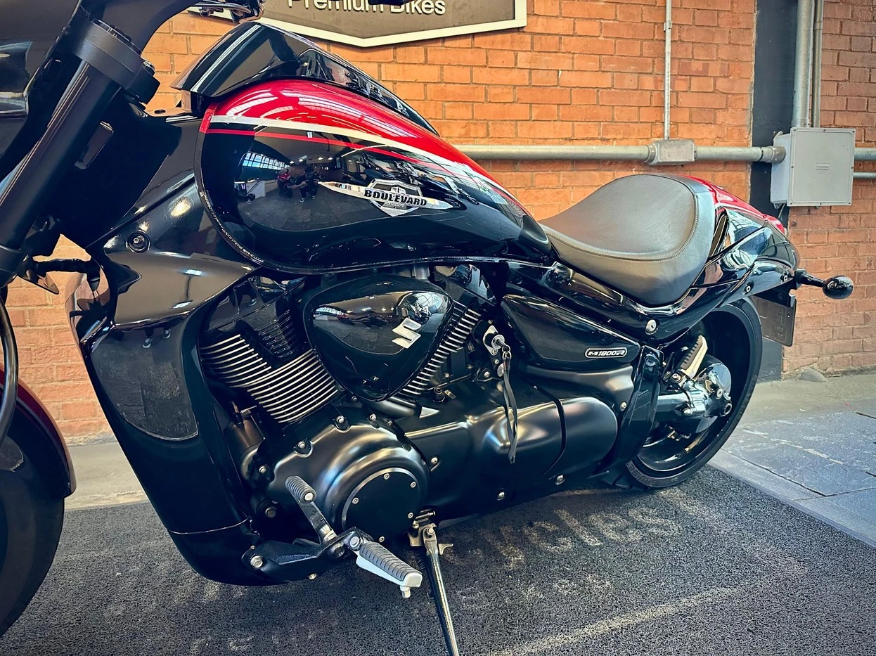 SUZUKI BOULEVARD M1800R BOSS
