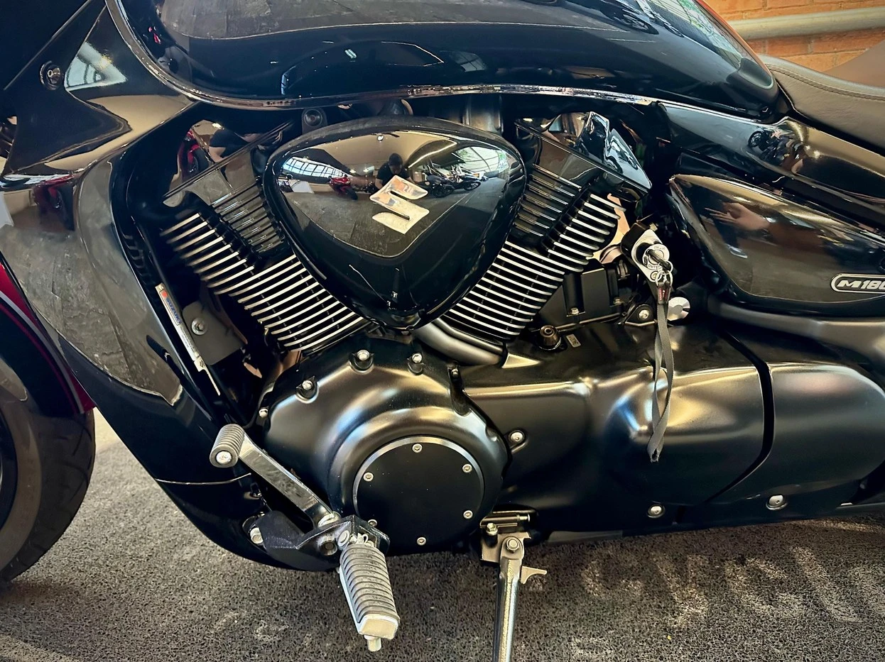 SUZUKI BOULEVARD M1800R BOSS