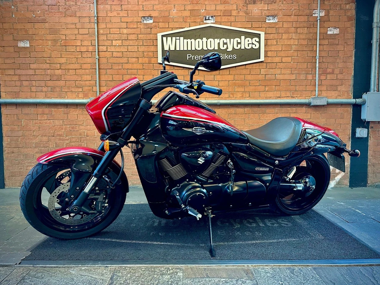 SUZUKI BOULEVARD M1800R BOSS