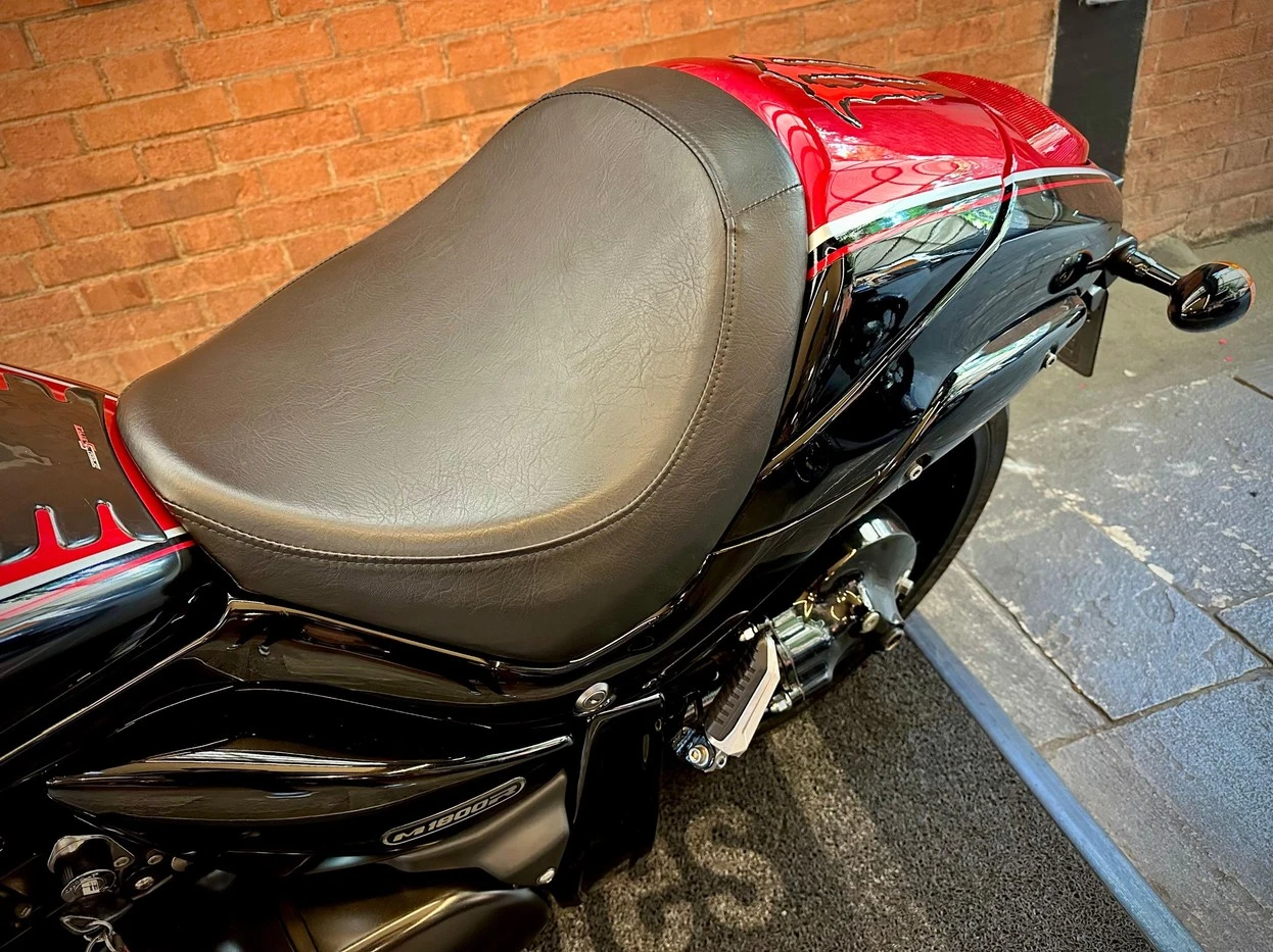 SUZUKI BOULEVARD M1800R BOSS