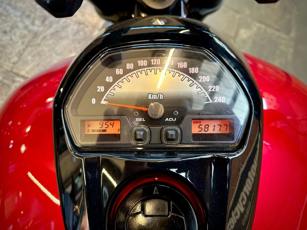 SUZUKI BOULEVARD M1800R BOSS