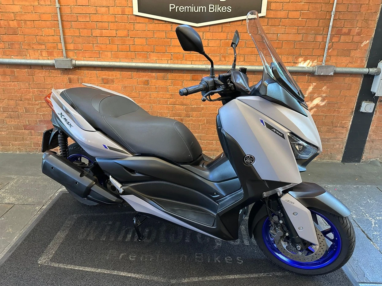 YAMAHA XMAX ABS