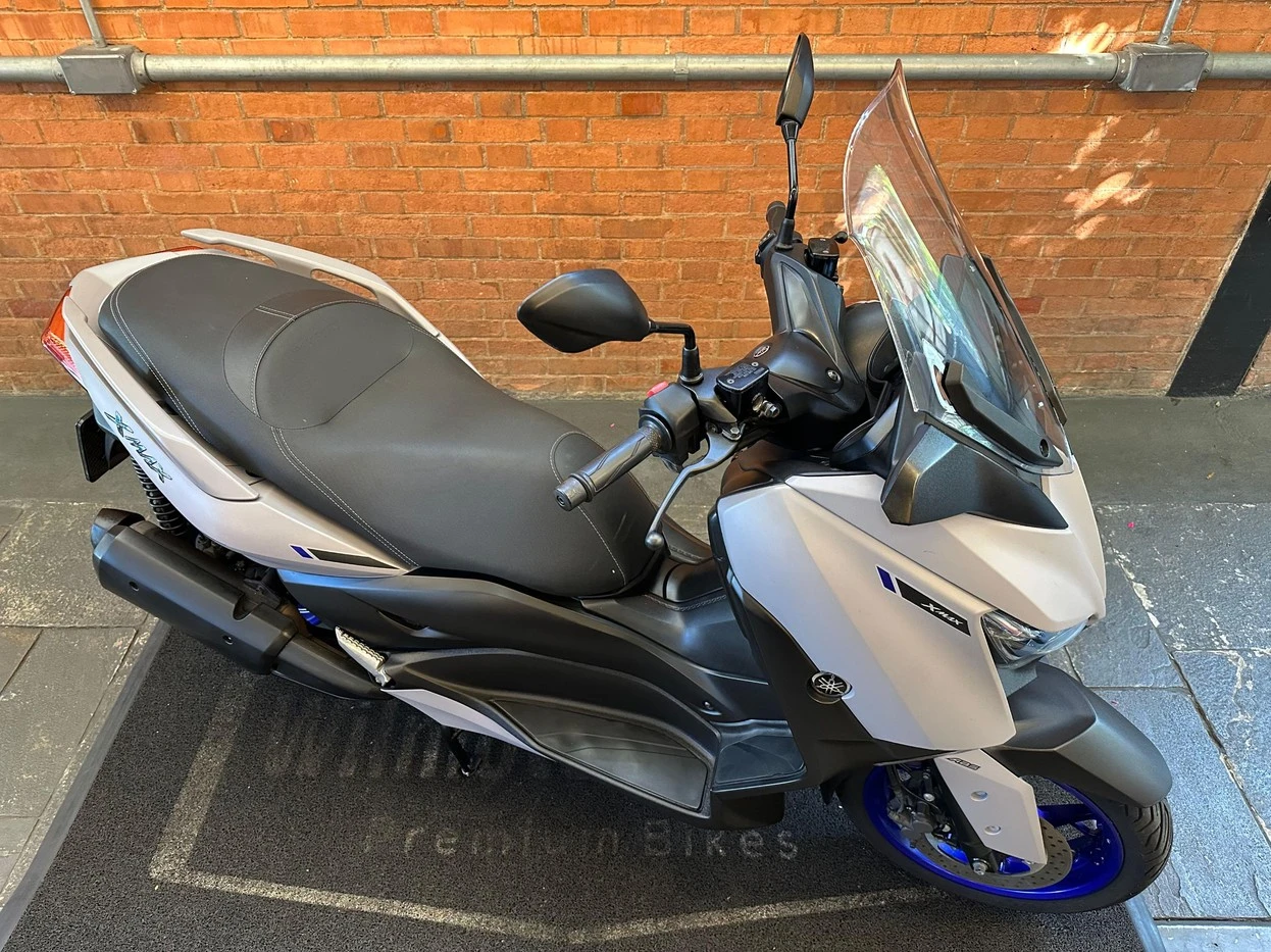 YAMAHA XMAX ABS