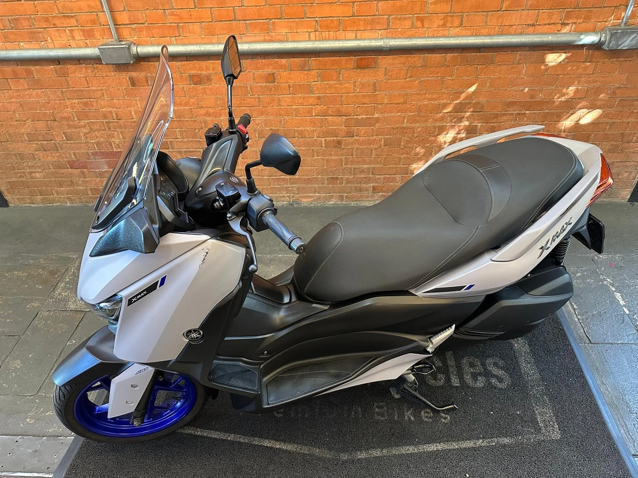 YAMAHA XMAX ABS